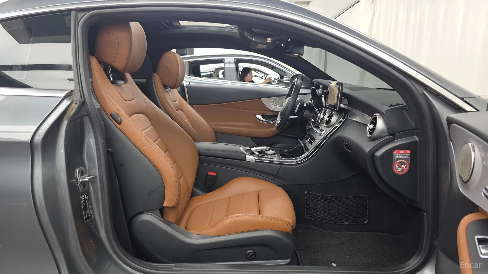 Mercedes-Benz C 200 AMG-LINE* BURMESTER* ПОДГРЕВ* КАМЕРА* HEADUP* , снимка 10 - Автомобили и джипове - 55612528
