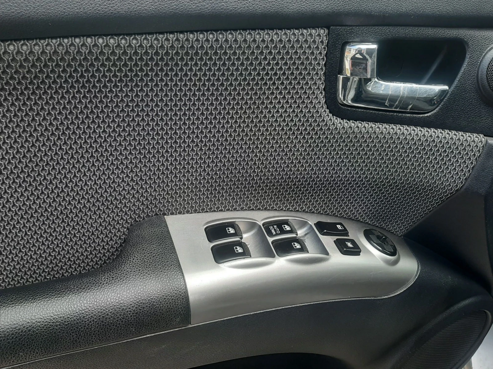 Kia Sportage 2.0 CRDI FEIS  6  SKOROSTI  4 x4 KLIMATRON | Mobile.bg � ����������� 11