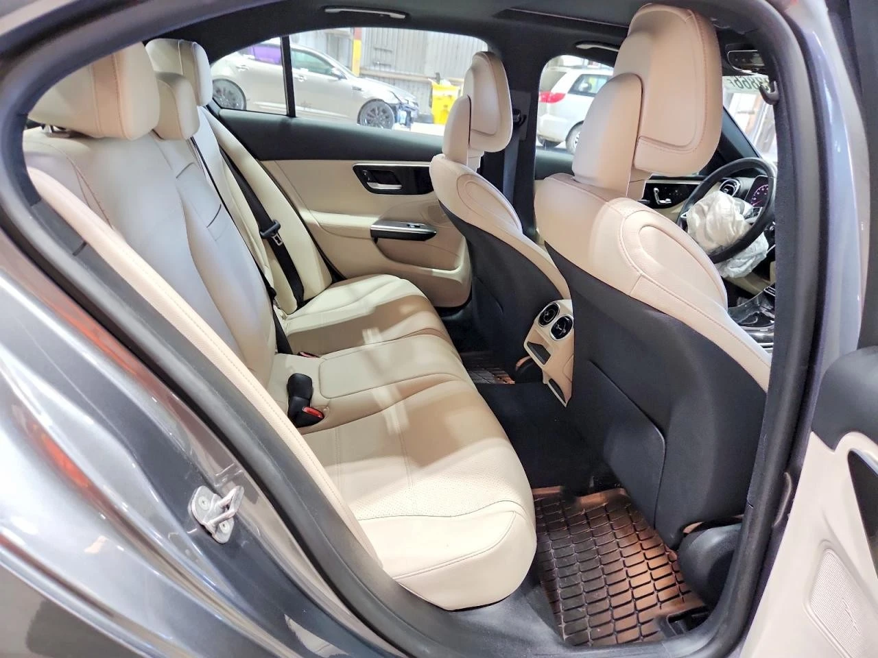 Mercedes-Benz C 300, снимка 10 - Автомобили и джипове - 56347087