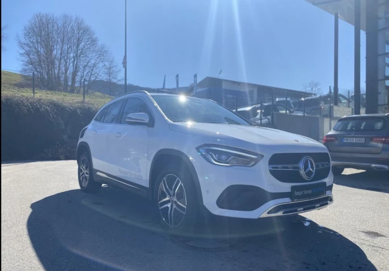 Mercedes-Benz GLA 250 Navi Plus LED Carplay, снимка 3 - Автомобили и джипове - 52897060