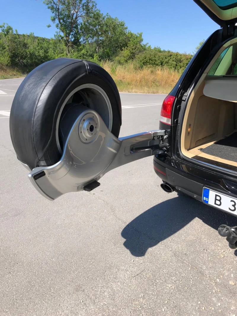 VW Touareg, снимка 6 - Автомобили и джипове - 52495653