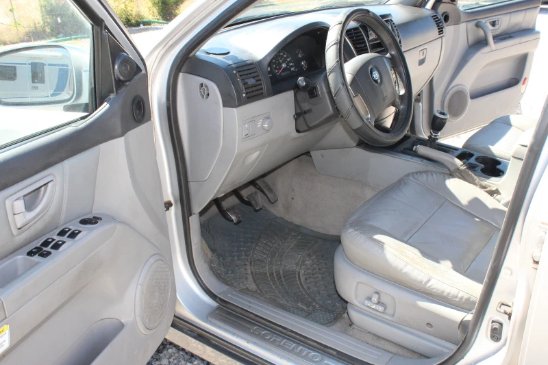 Kia Sorento, снимка 11 - Автомобили и джипове - 52319691
