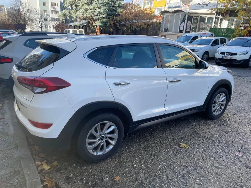 Hyundai Tucson, снимка 3 - Автомобили и джипове - 52505581