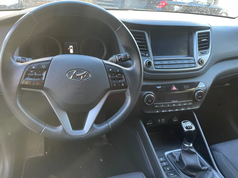 Hyundai Tucson, снимка 5 - Автомобили и джипове - 52505581
