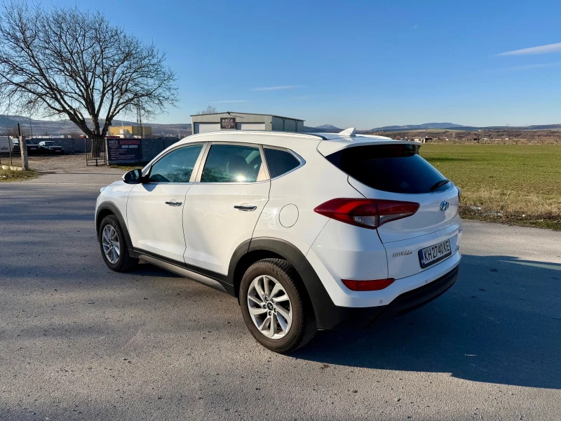 Hyundai Tucson, снимка 3 - Автомобили и джипове - 52505581