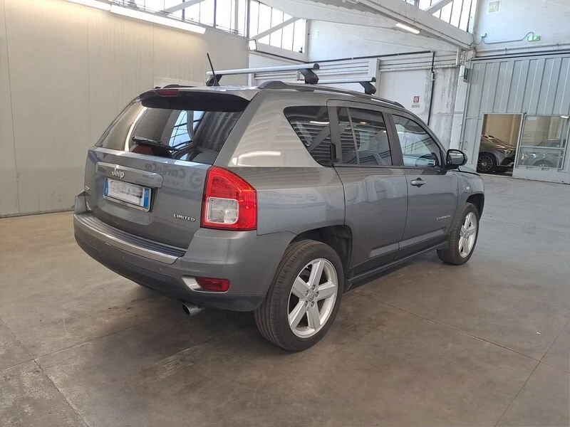 Jeep Compass * 2.2CRD* Limited* СЕРВИЗНА ИСТОРИЯ* , снимка 3 - Автомобили и джипове - 54070451