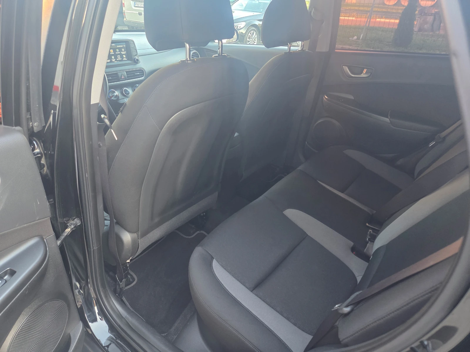 Hyundai Kona 1.6 CRDi Comfort/Navi/Камера, снимка 16 - Автомобили и джипове - 54553170