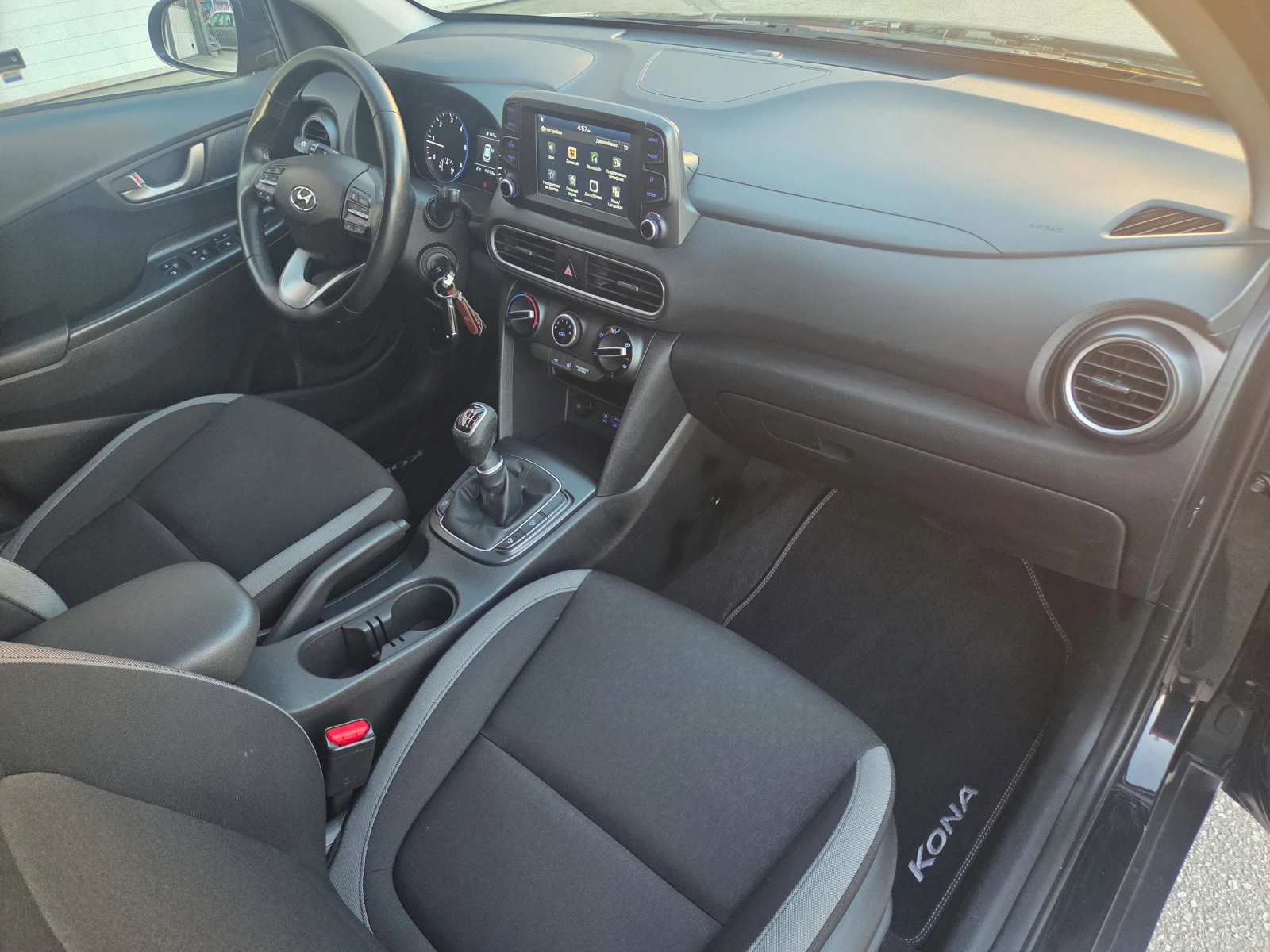 Hyundai Kona 1.6 CRDi Comfort/Navi/Камера, снимка 14 - Автомобили и джипове - 54553170
