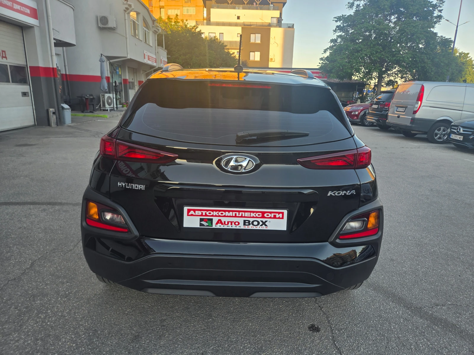 Hyundai Kona 1.6 CRDi Comfort/Navi/Камера, снимка 4 - Автомобили и джипове - 54553170