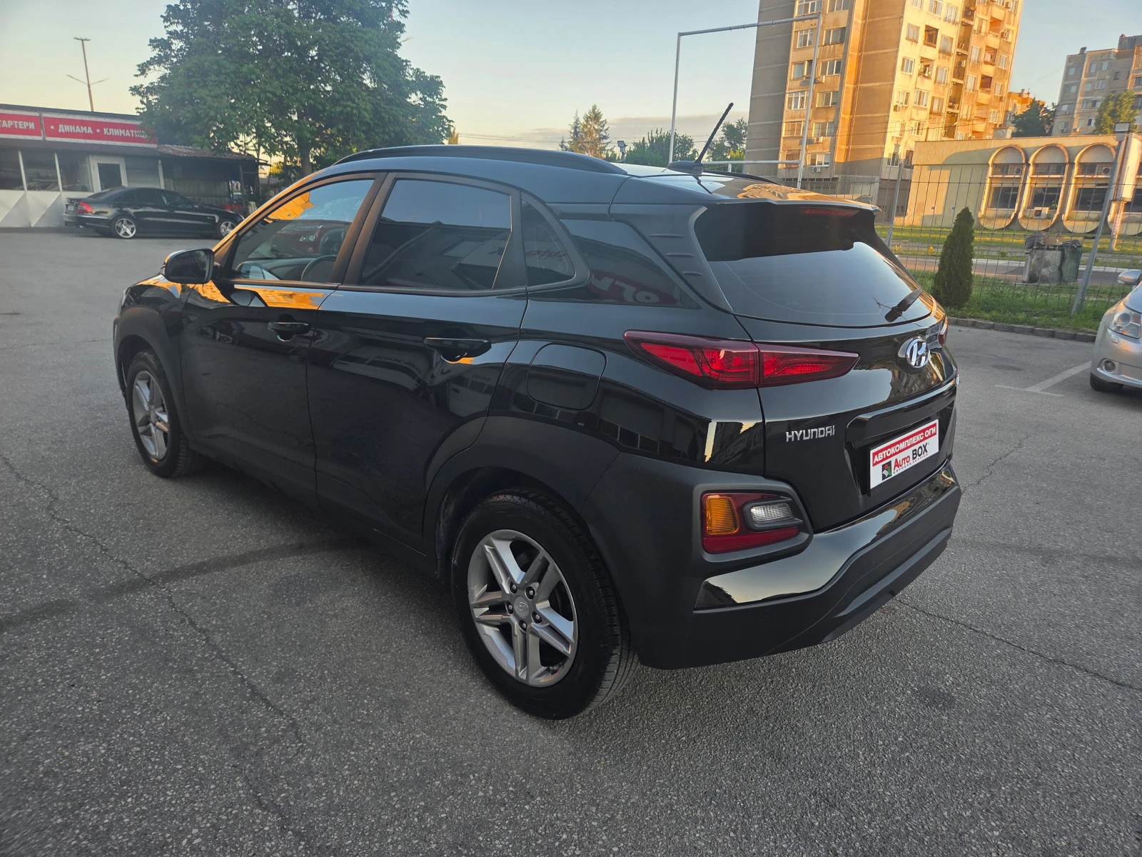 Hyundai Kona 1.6 CRDi Comfort/Navi/Камера, снимка 3 - Автомобили и джипове - 54553170