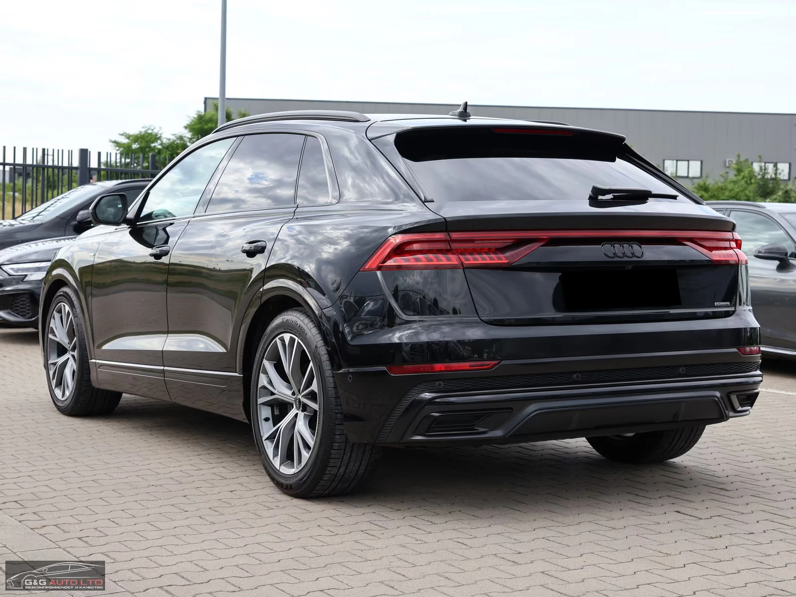 Audi Q8 50TDI/286HP/S-LINE/360/ОБДУХВАНЕ/MATRIX/ACC/580z, снимка 3 - Автомобили и джипове - 55231629