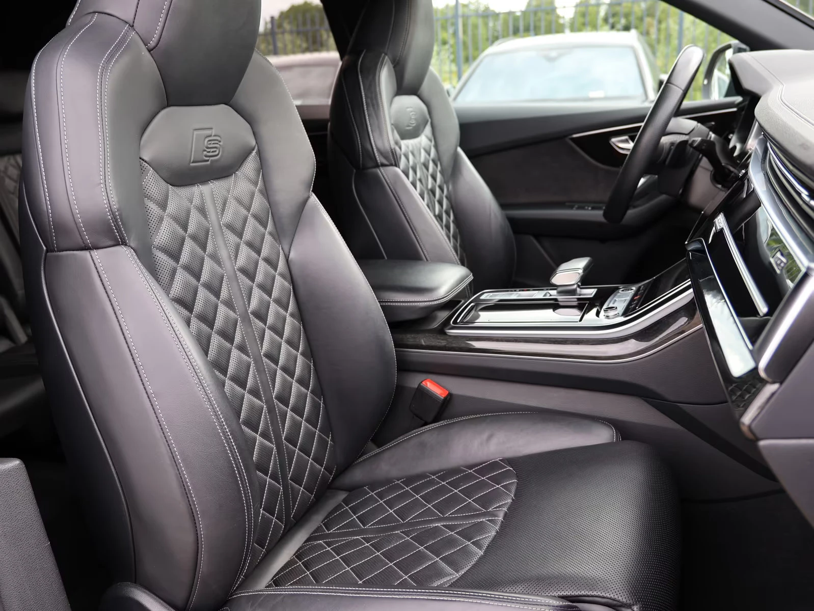Audi Q8 50TDI/286HP/S-LINE/360/ОБДУХВАНЕ/MATRIX/ACC/580z, снимка 9 - Автомобили и джипове - 55231629