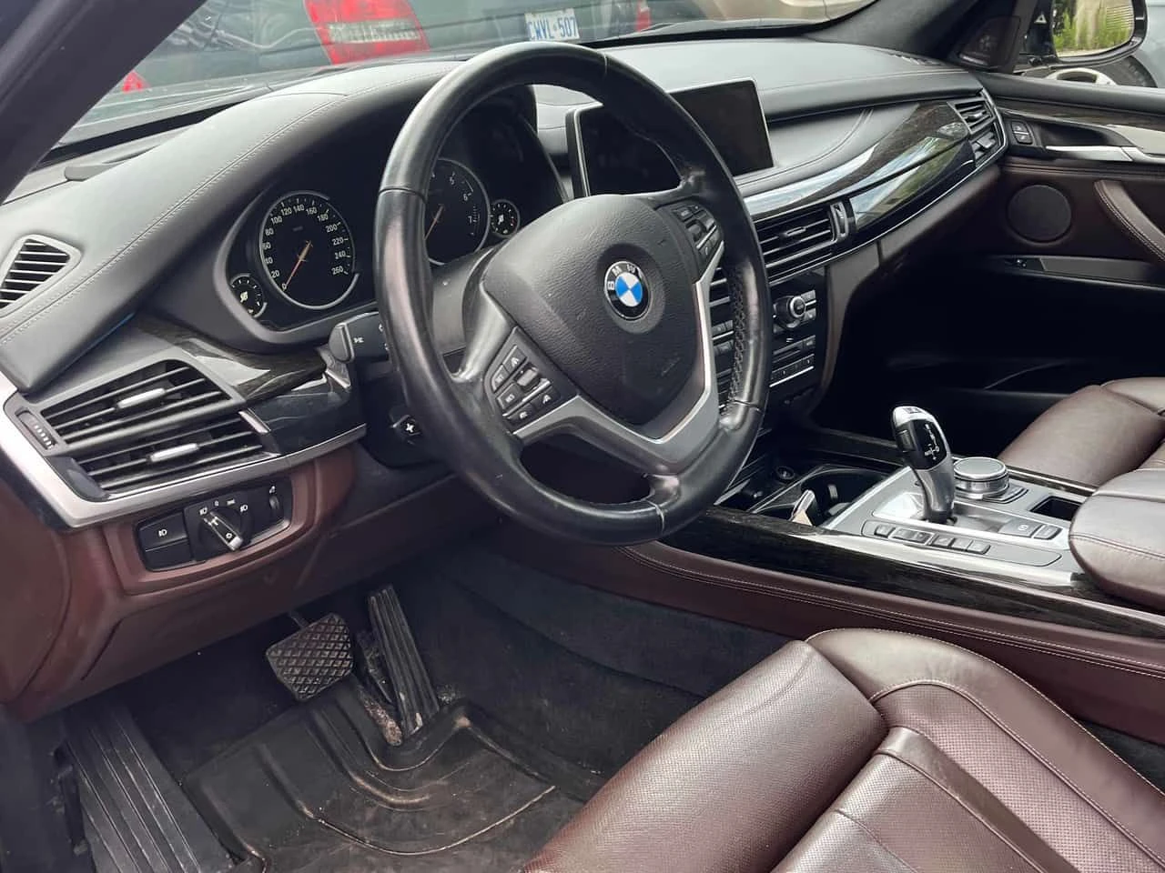 BMW X5 xDrive35i/ВТОРИ ГУМИ И ДЖАНТИ/ПАНОРАМА/ПОДГРЕВИ, снимка 7 - Автомобили и джипове - 55240710