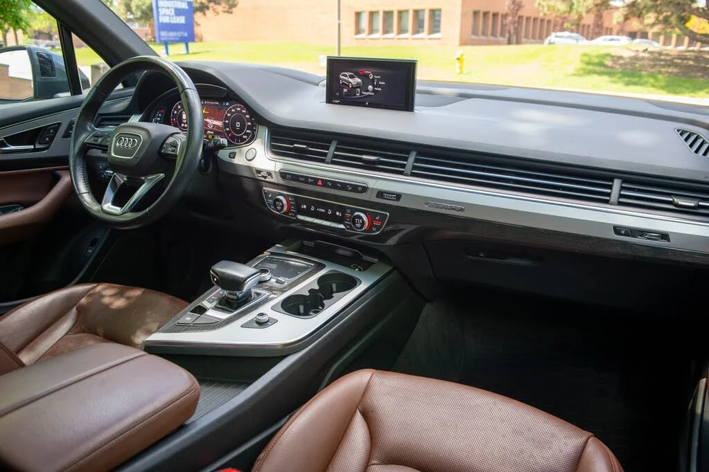 Audi Q7 * Quattro* ПАНО* KEYLESS* Camera* ПОДГРЕВ* 360* , снимка 14 - Автомобили и джипове - 55624812