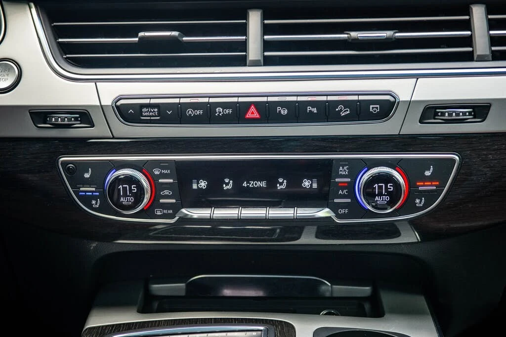 Audi Q7 * Quattro* ПАНО* KEYLESS* Camera* ПОДГРЕВ* 360* , снимка 9 - Автомобили и джипове - 55624812