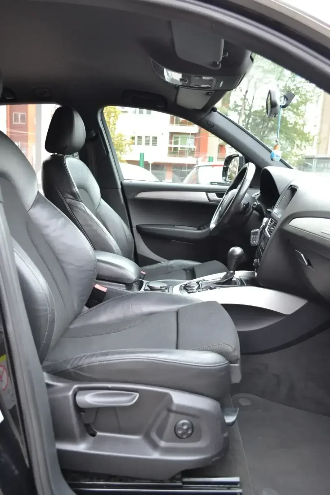 Audi Q5 2.0 DISEL 4x4 , снимка 12 - Автомобили и джипове - 56224503