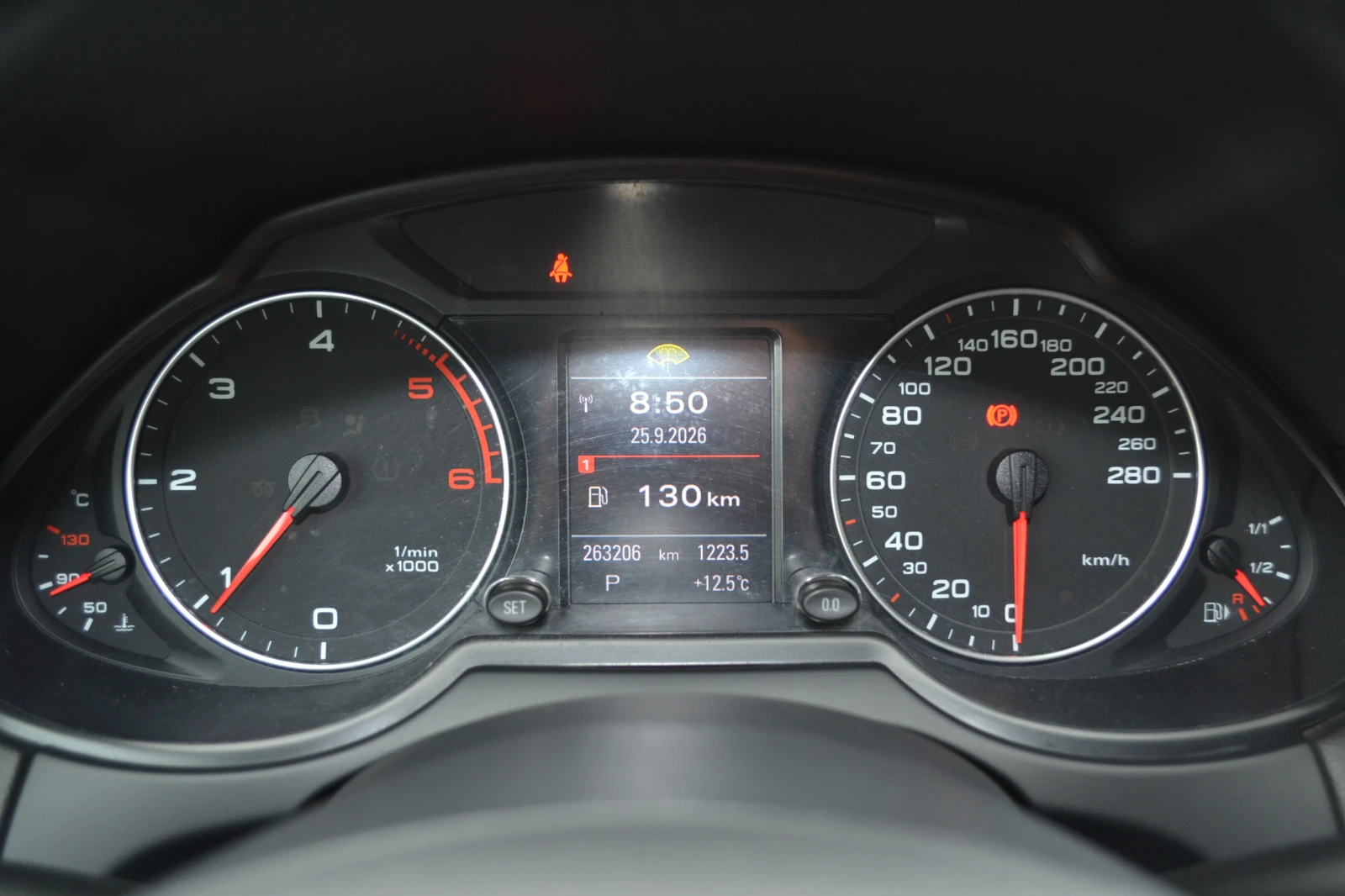Audi Q5 2.0 DISEL 4x4 , снимка 10 - Автомобили и джипове - 56224503