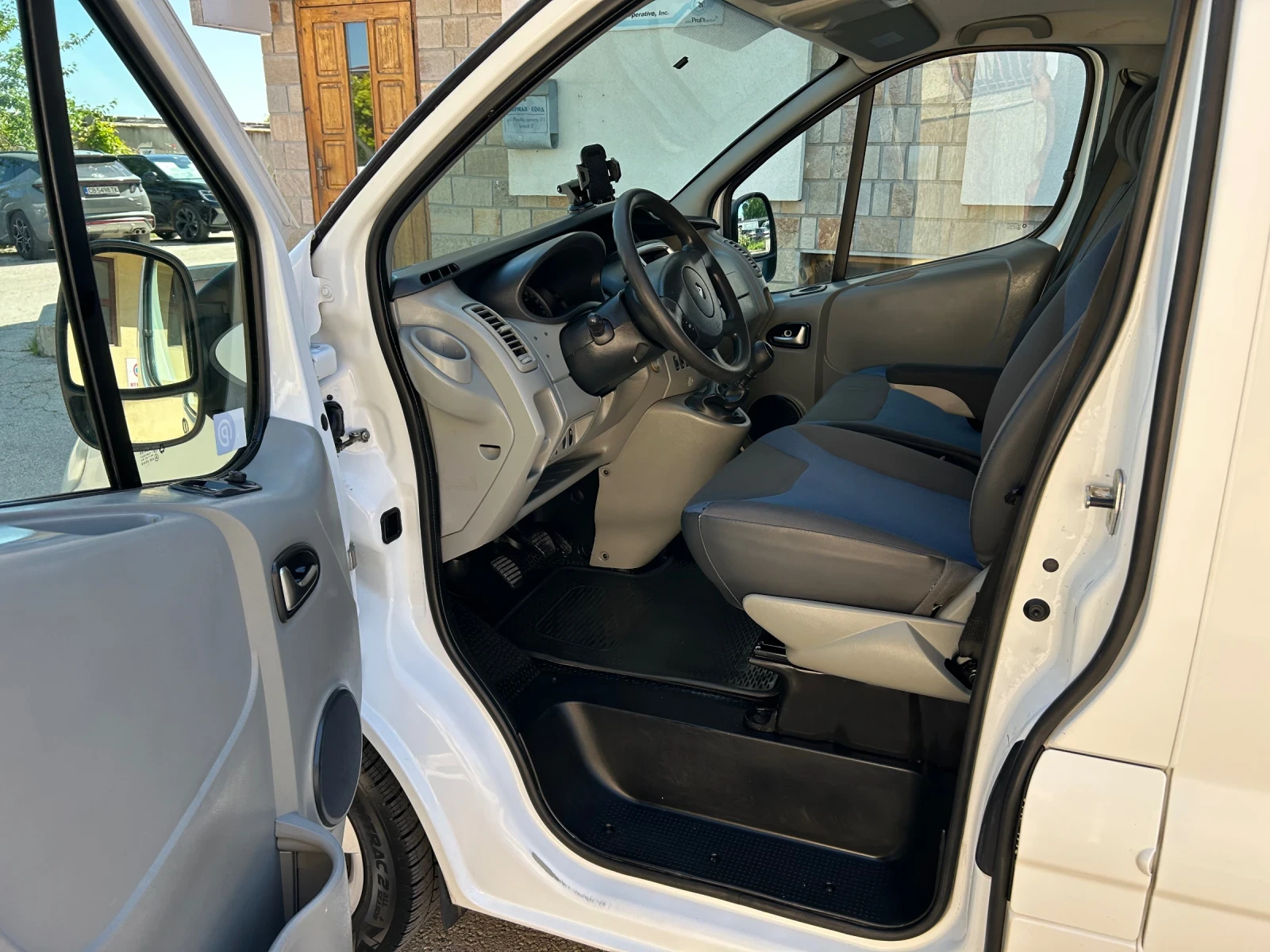 Renault Trafic 2.0DCI КЛИМАТРАНИК, снимка 8 - Бусове и автобуси - 54856624
