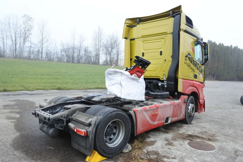 Mercedes-Benz Actros 1845 На ЧАСТИ, снимка 4 - Камиони - 53092746