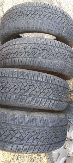 Гуми Зимни 215/60R16, снимка 4