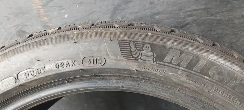 Гуми Зимни 255/40R19, снимка 6 - Гуми и джанти - 35130828