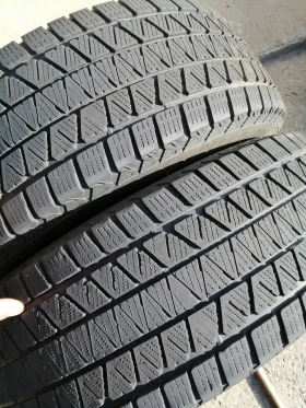 Гуми Зимни 245/70R16, снимка 3 - Гуми и джанти - 42672404