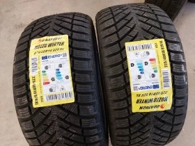 Гуми Зимни 225/40R18, снимка 1 - Гуми и джанти - 44389407