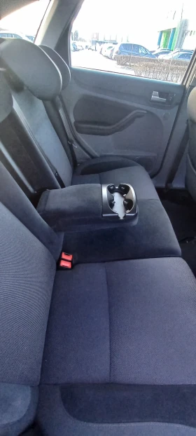 Ford Focus 1.6 Ghia, снимка 11