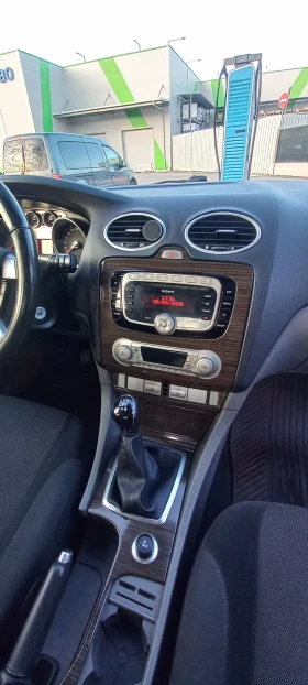 Ford Focus 1.6 Ghia, снимка 8