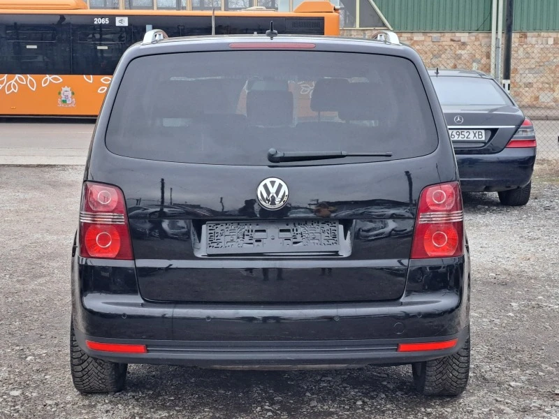 VW Touran 2.0tdi 170ps. Highline - Rline, снимка 6 - Автомобили и джипове - 42623511