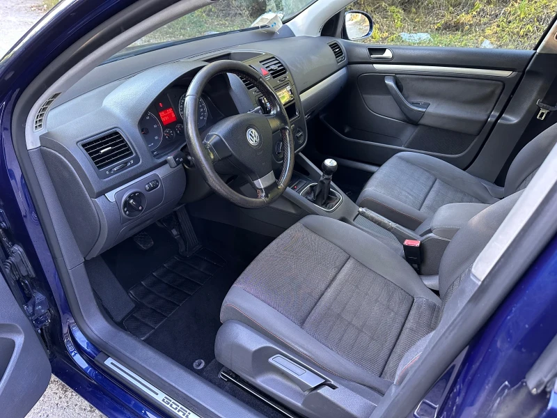 VW Golf 1.9 TDI, снимка 13 - Автомобили и джипове - 47388413