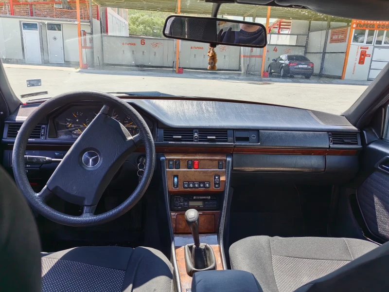 Mercedes-Benz 124, снимка 6 - Автомобили и джипове - 52459886