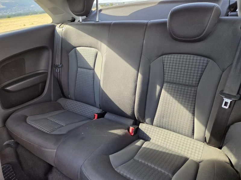 Audi A1 1.6  TDI, снимка 9 - Автомобили и джипове - 51825572