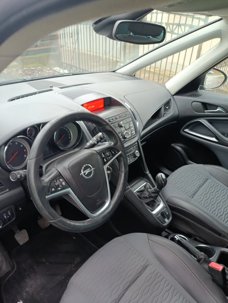 Opel Zafira 1.6turboIE Euro 6, снимка 10 - Автомобили и джипове - 52671779