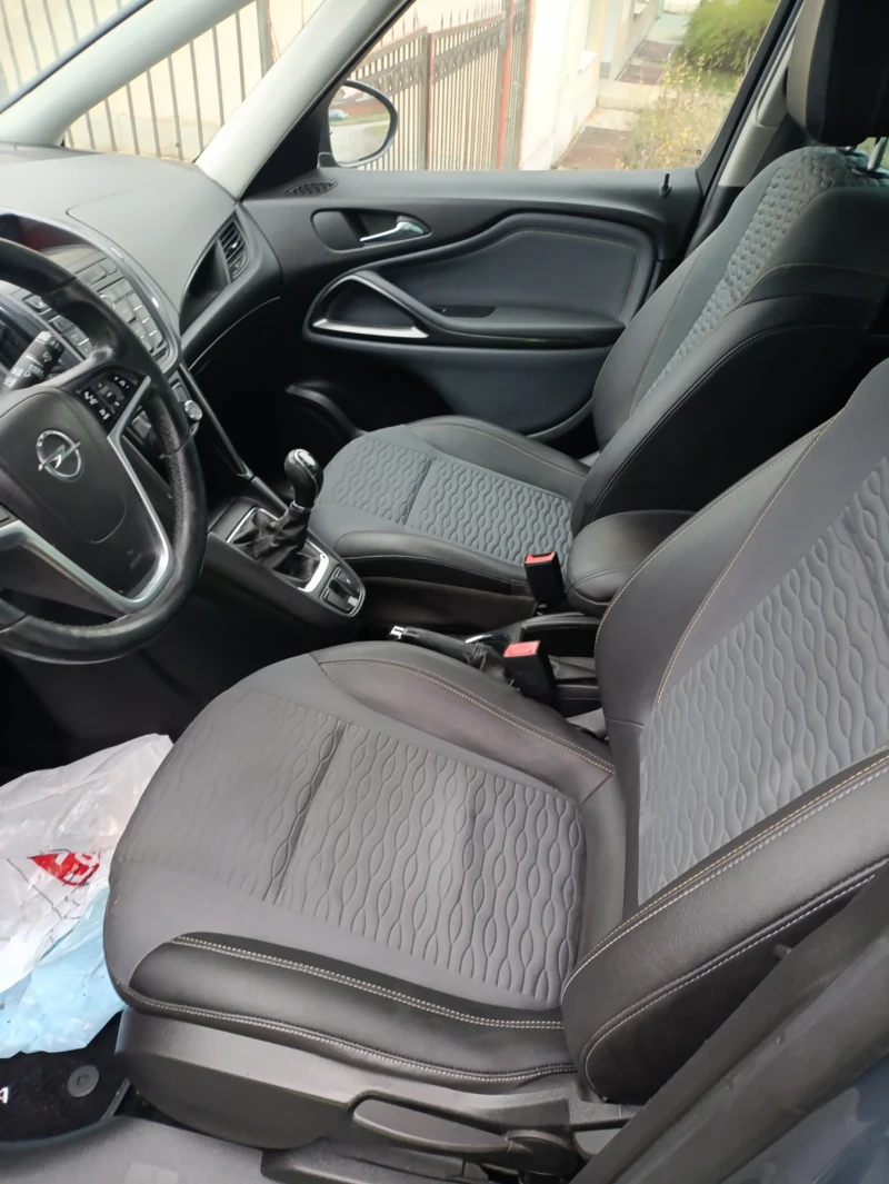 Opel Zafira 1.6turboIE Euro 6, снимка 9 - Автомобили и джипове - 52671779