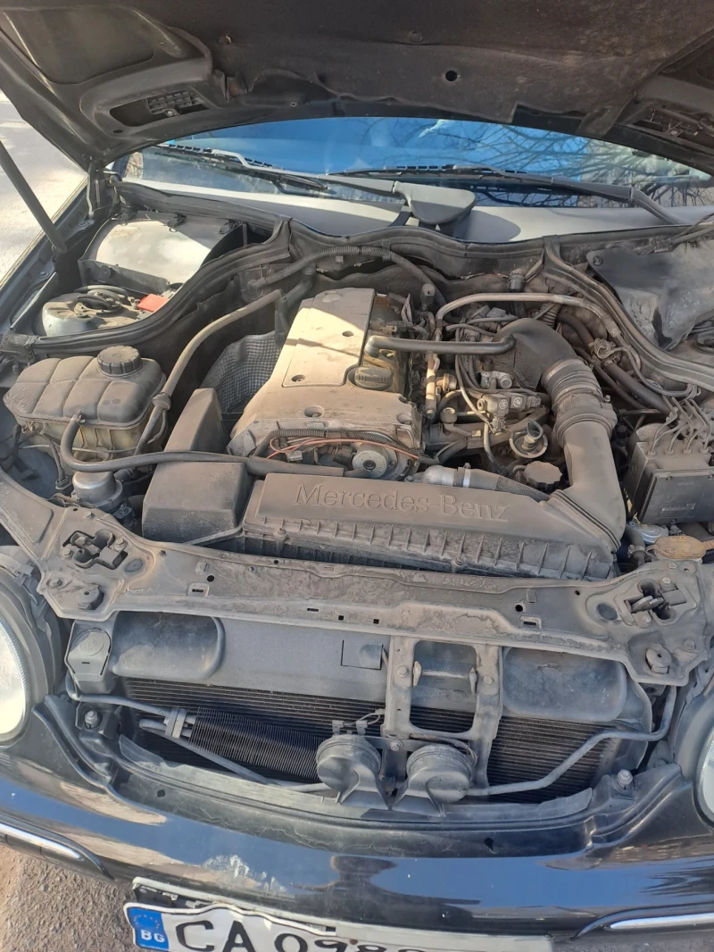 Mercedes-Benz C 180 Комби, снимка 7 - Автомобили и джипове - 52720659