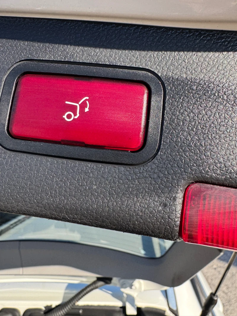 Mercedes-Benz C 200 2.2CD? Elegance, снимка 6 - Автомобили и джипове - 53168287