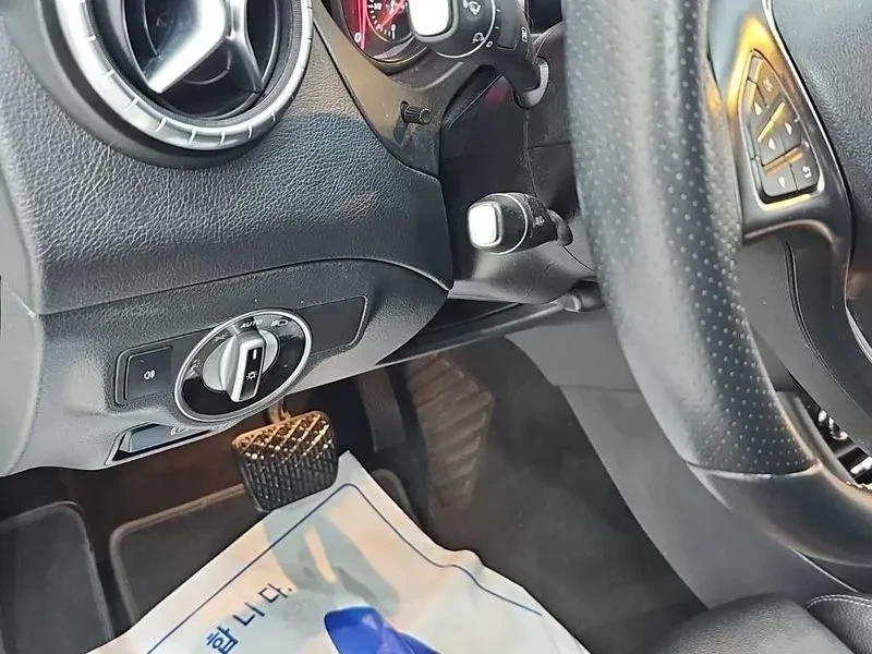 Mercedes-Benz CLA 250 4Matic, снимка 17 - Автомобили и джипове - 56368464
