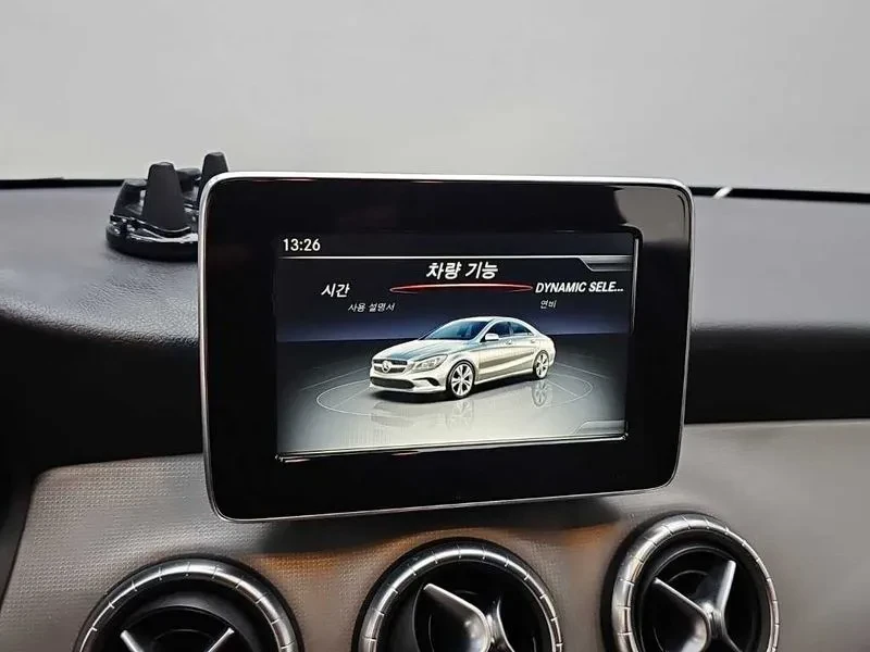 Mercedes-Benz CLA 250 4Matic, снимка 14 - Автомобили и джипове - 56368464