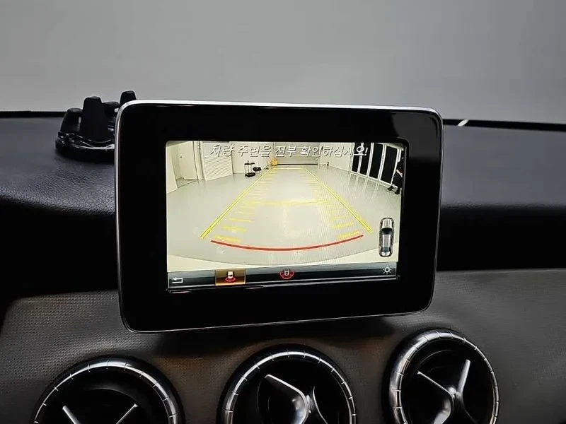 Mercedes-Benz CLA 250 4Matic, снимка 15 - Автомобили и джипове - 56368464