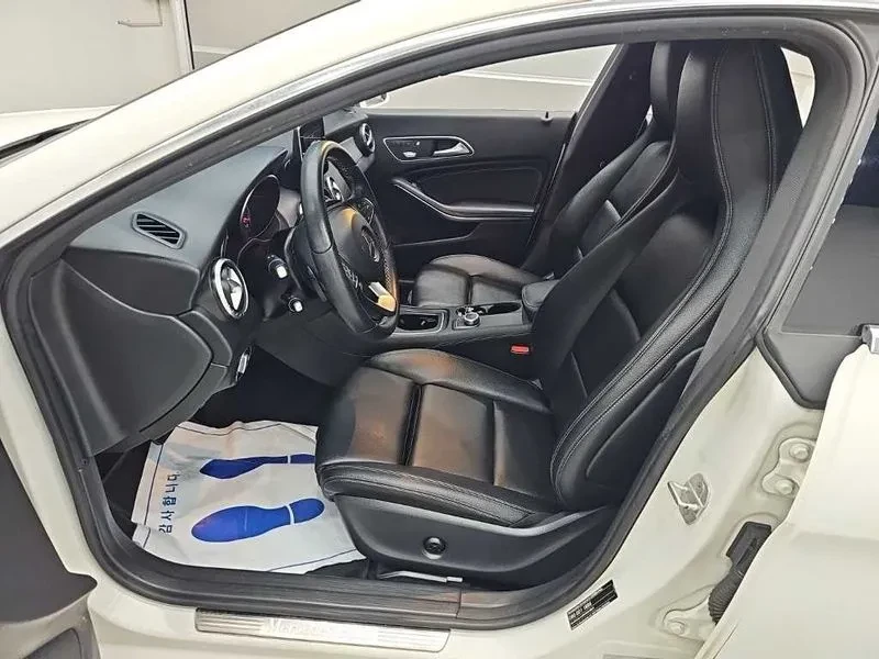 Mercedes-Benz CLA 250 4Matic, снимка 11 - Автомобили и джипове - 56368464