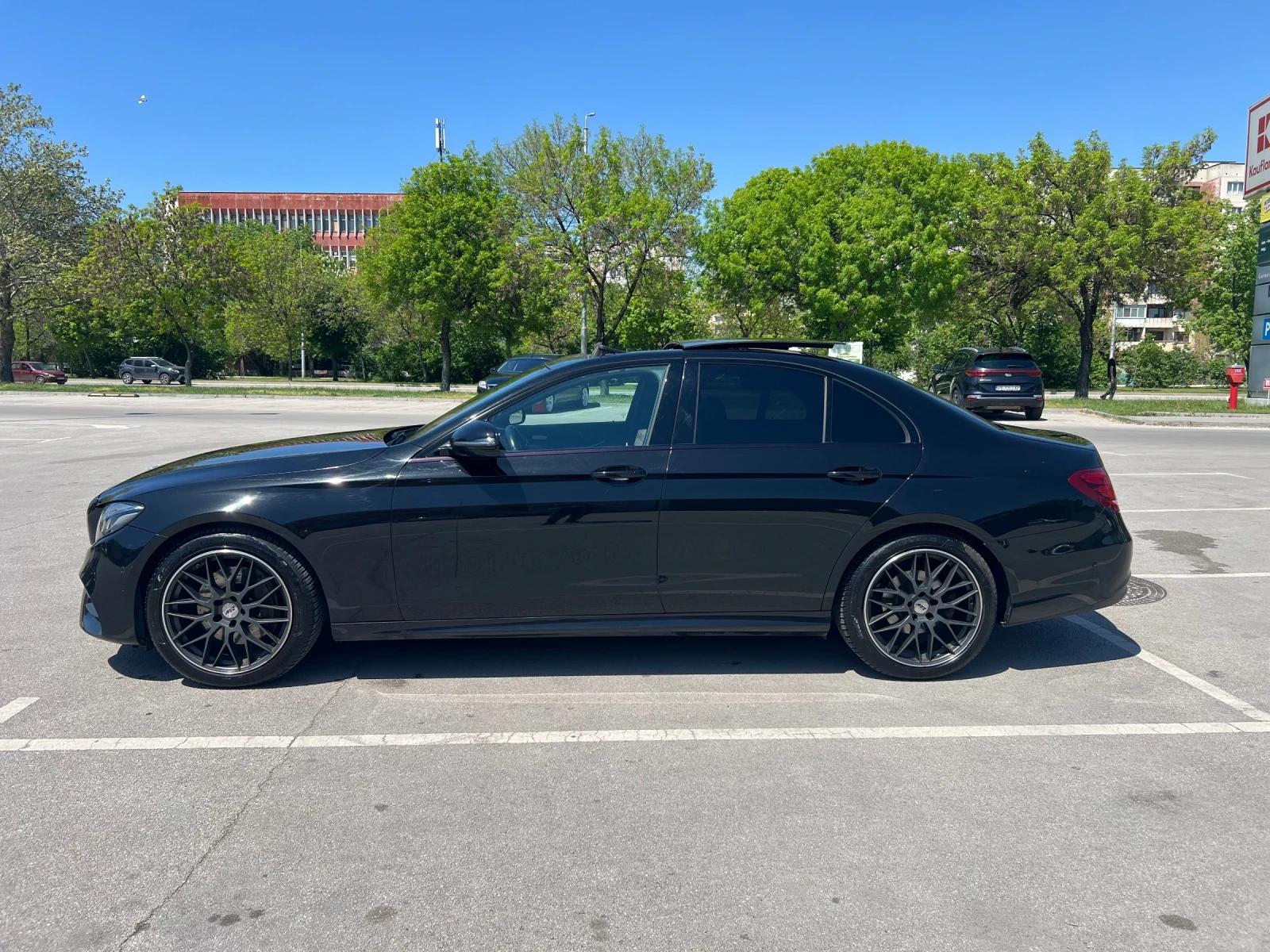 Mercedes-Benz E 220  - изображение 6