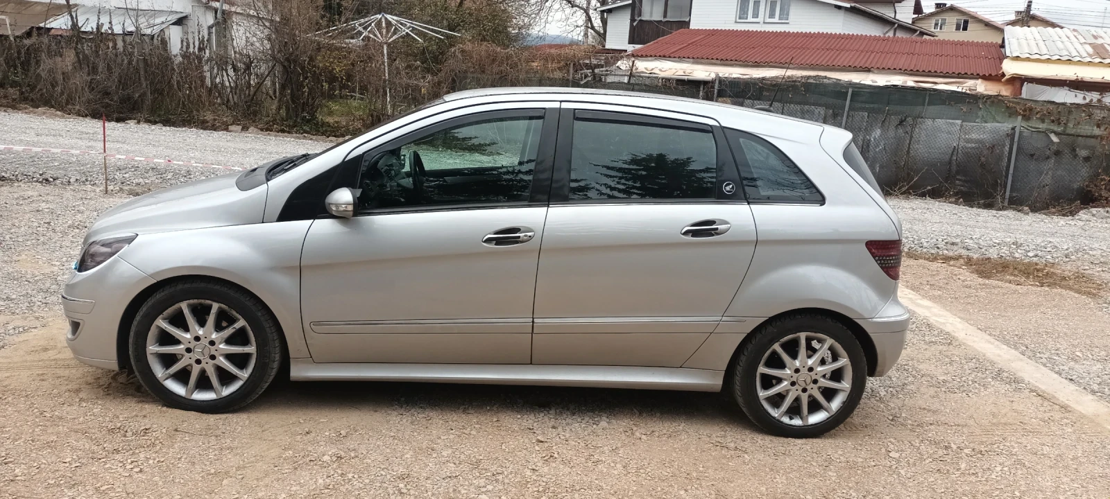 Mercedes-Benz B 180  - изображение 7