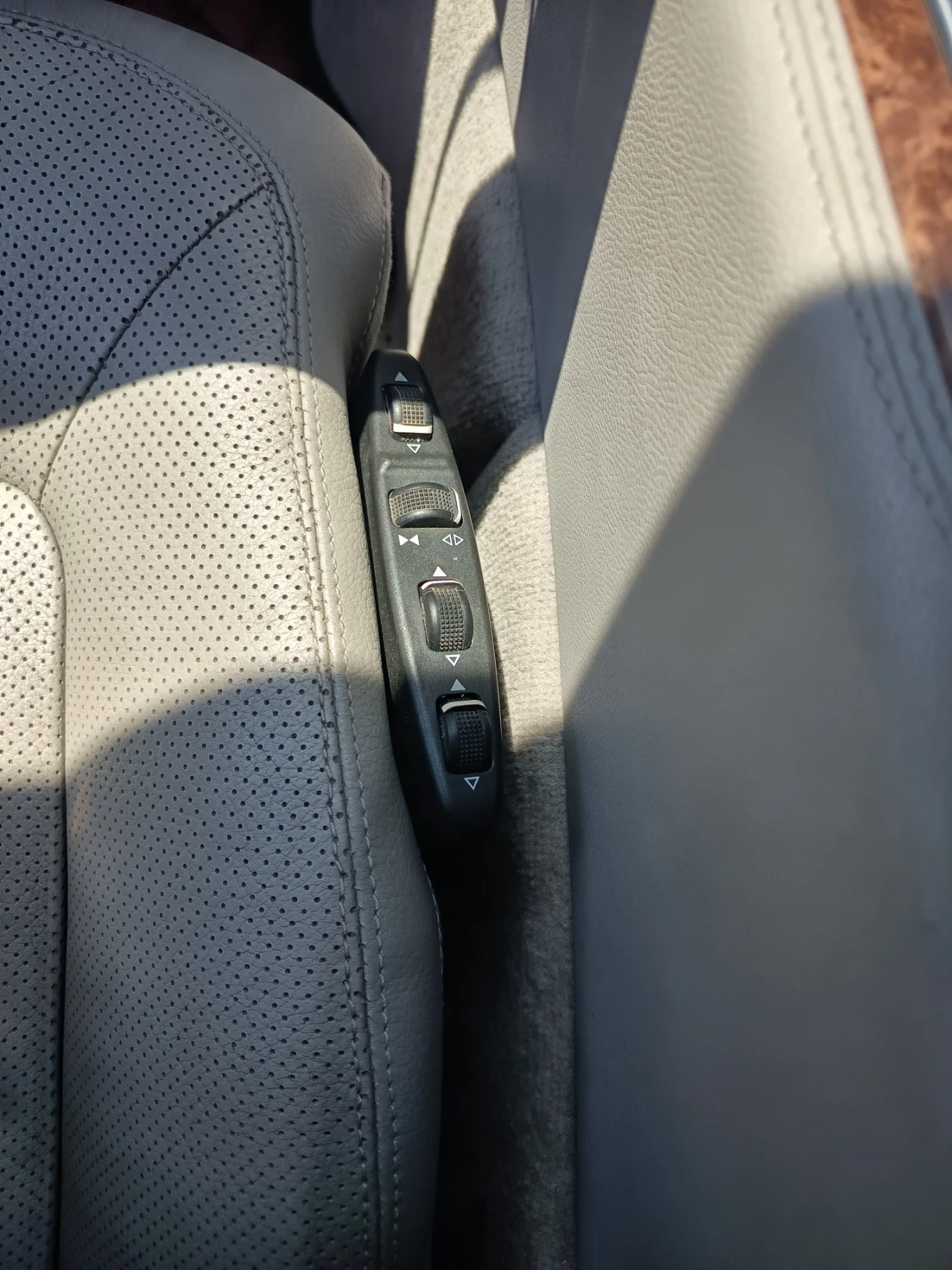 Mercedes-Benz CLS 350  - изображение 7