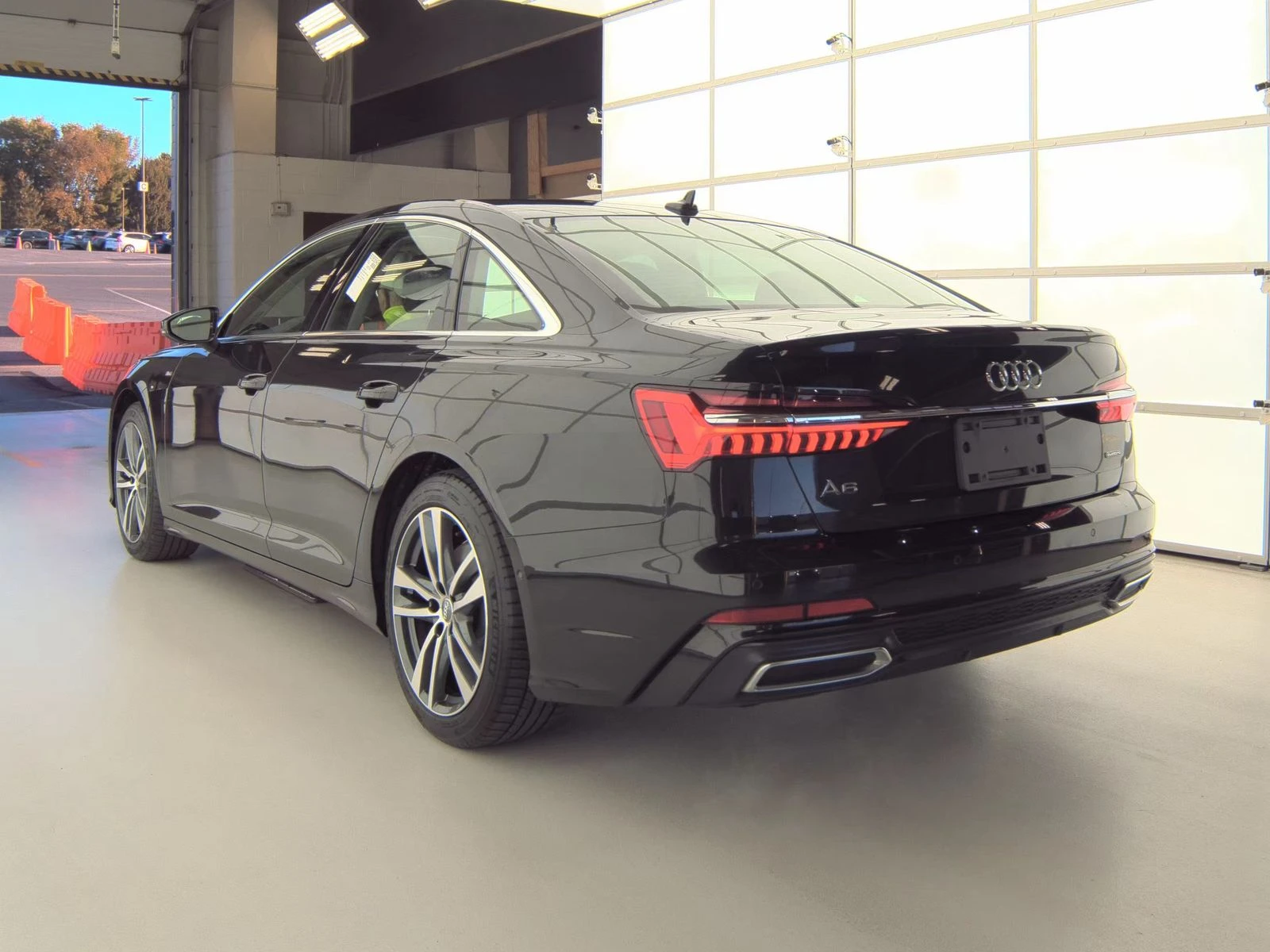 Audi A6 3.0T* PREMIUM* ДИГИТАЛНО* ТАБЛО* BANG* OLUFSEN* 36 - изображение 4