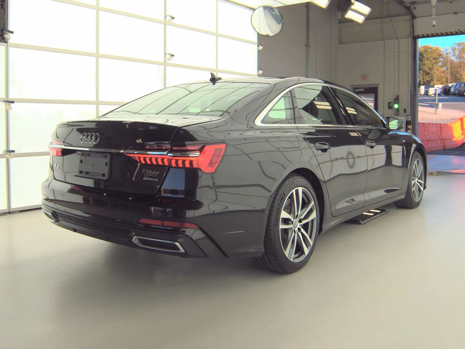 Audi A6 3.0T* PREMIUM* ДИГИТАЛНО* ТАБЛО* BANG* OLUFSEN* 36 - изображение 2