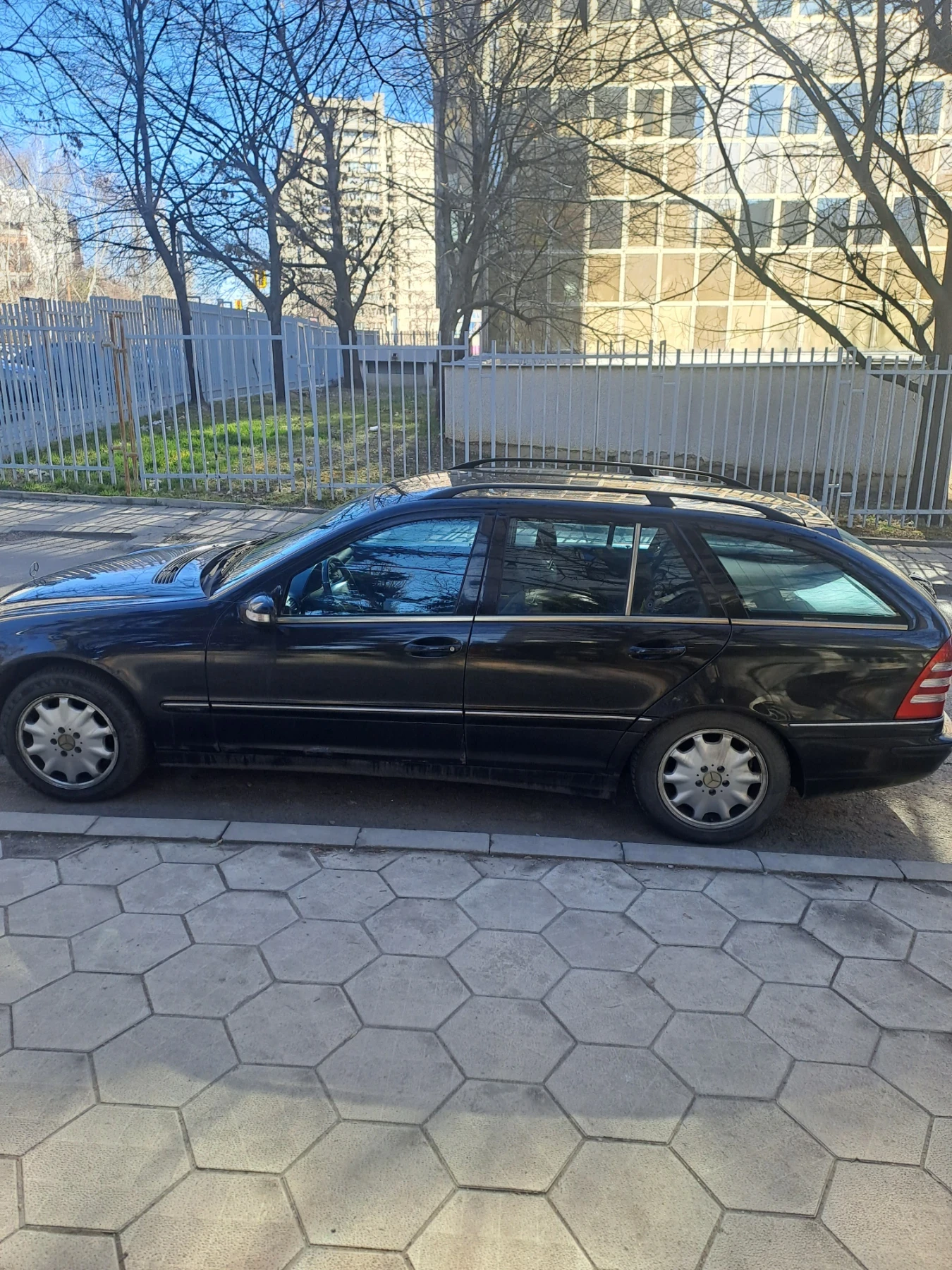 Mercedes-Benz C 180 Комби - изображение 6