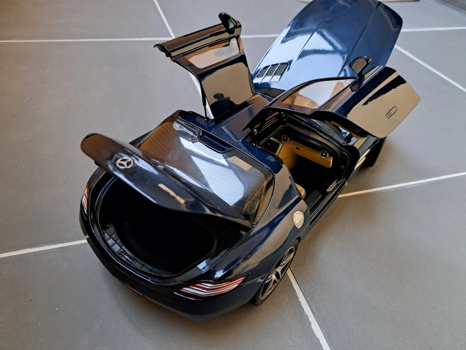 Mercedes-Benz SLS AMG, снимка 2 - Автомобили и джипове - 54233838