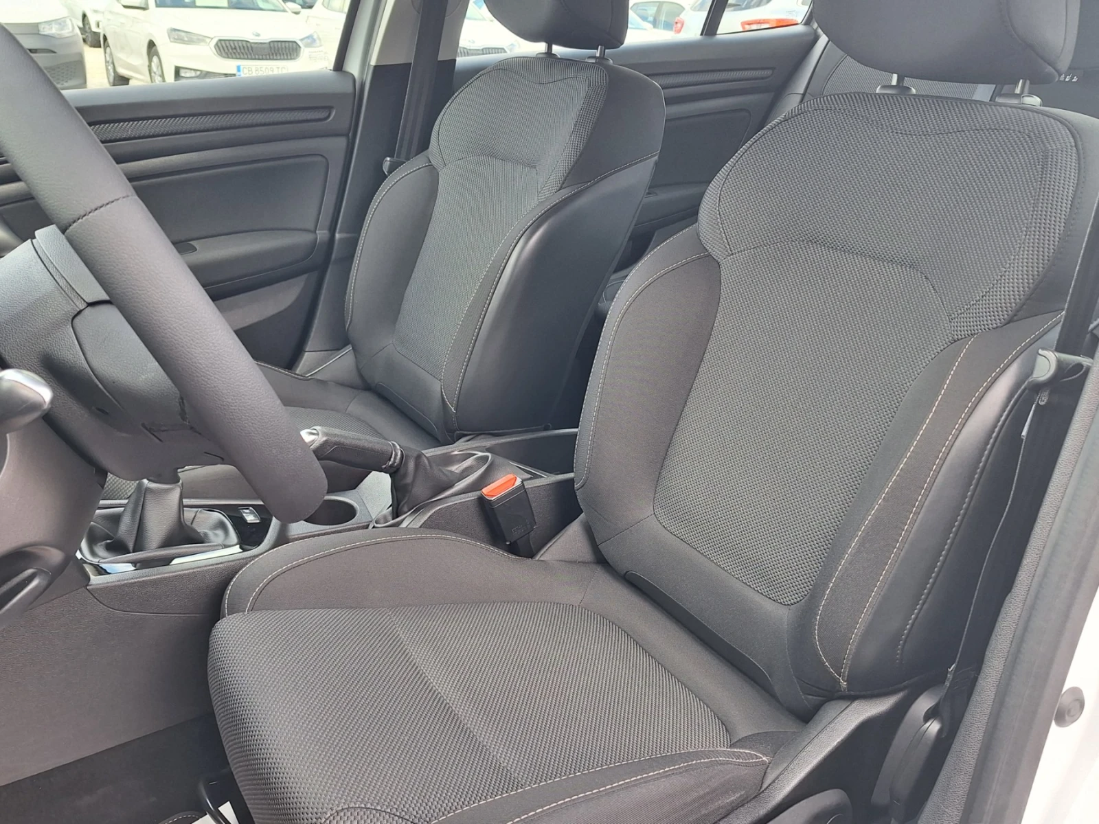 Renault Megane 1.3Tce/115к.с., снимка 16 - Автомобили и джипове - 54148193