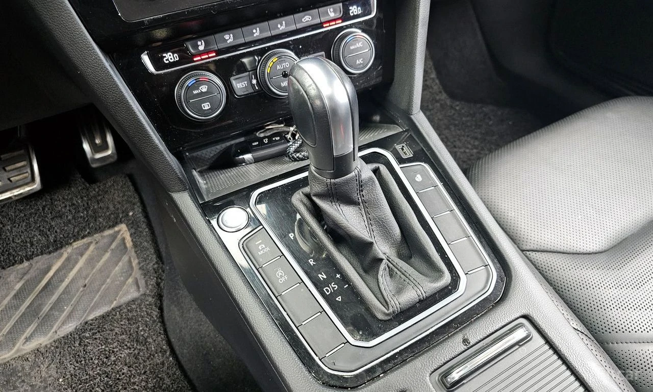 VW Arteon 2.0 TDI* 4MOTION* PRESTIGE* HEAD-UP* 360 CAM, снимка 15 - Автомобили и джипове - 54336310